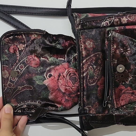 Small velvet backpack - Picture 3 of 6